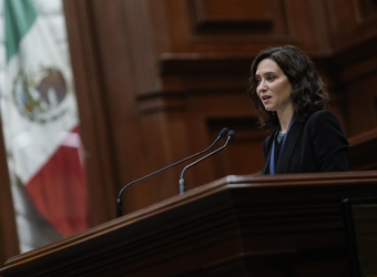 Fotografía de Ayuso suspende el final de su viaje a México tras la amenaza de Sheinbaum