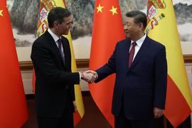 Fotografía de Sánchez y Xi Jinping firman 7 acuerdos para la cooperación y exportación: más porcino y más cerezas a China