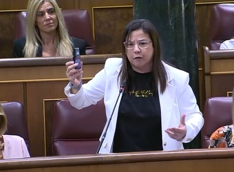 Fotografía de La diputada Ana Belén Vázquez es expulsada del Congreso por exhibir gas pimienta