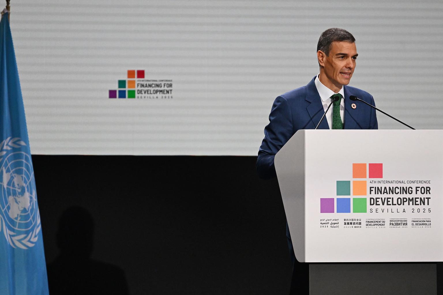 Fotografía de Sánchez clausura la Cumbre de la ONU en Sevilla con un llamado a la unidad y 130 medidas para impulsar la financiación al desarrollo