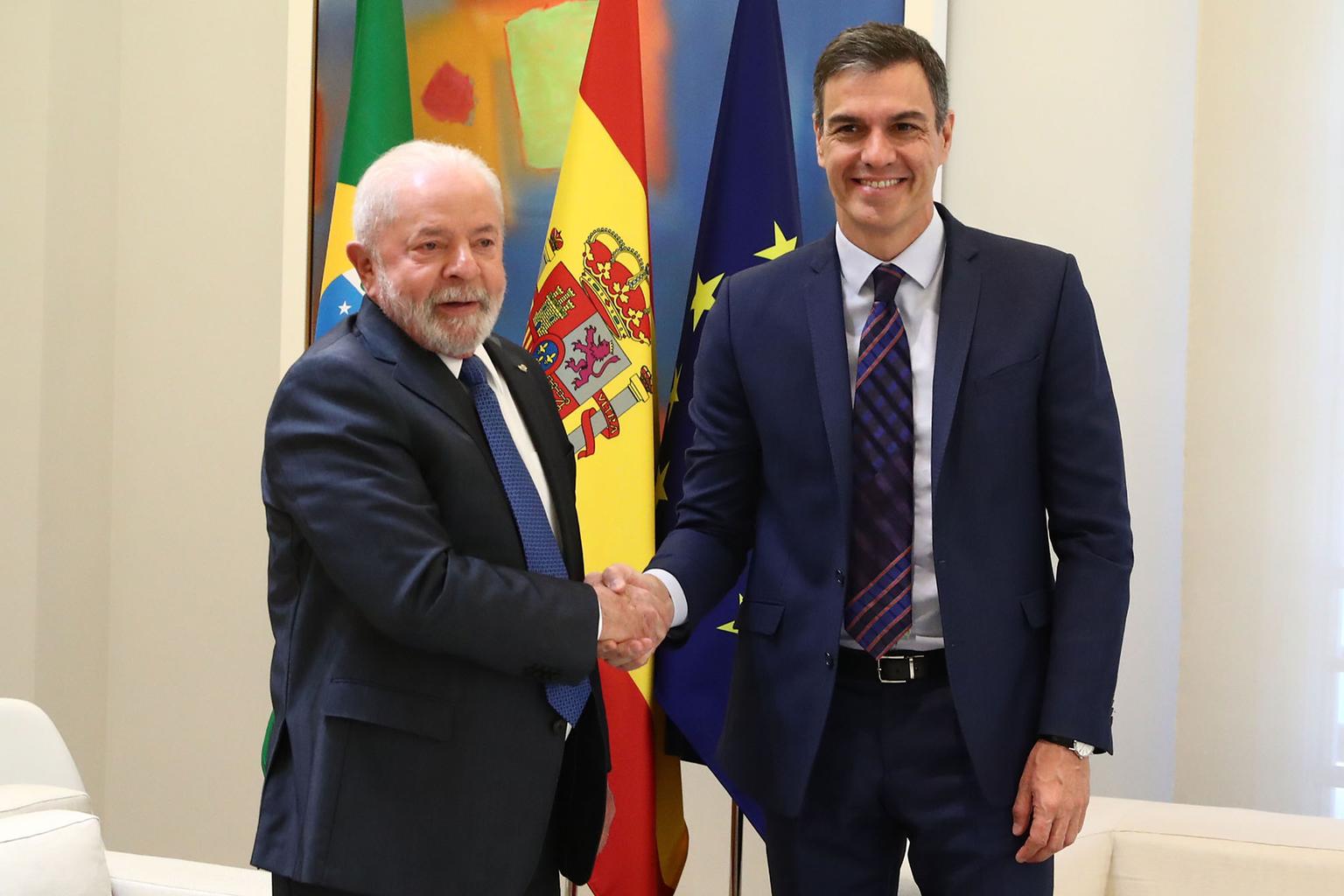 Fotografía de Sánchez llega a Brasil para participar en la cumbre del G20